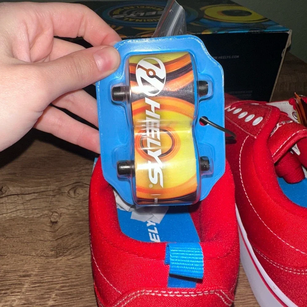 Heelys size 7Y brand new - Picture 6 of 7